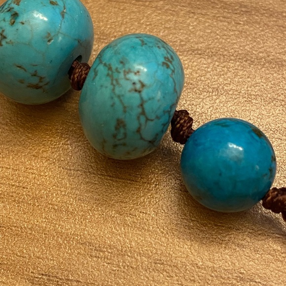 Chunky beautiful Peyote Bird, turquoise, nugget necklace on a brown cord - Picture 3 of 12